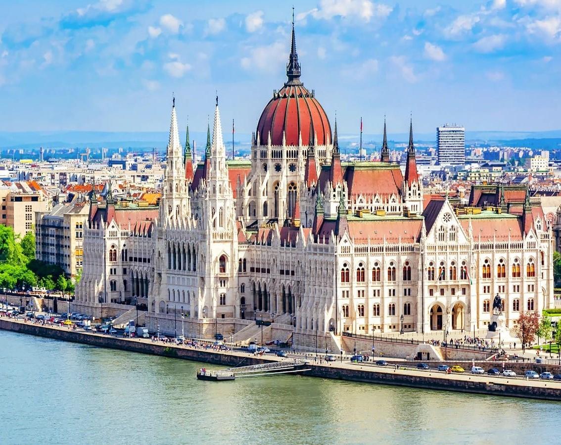 الدراسة في المجر جامعة جون فون نيومان